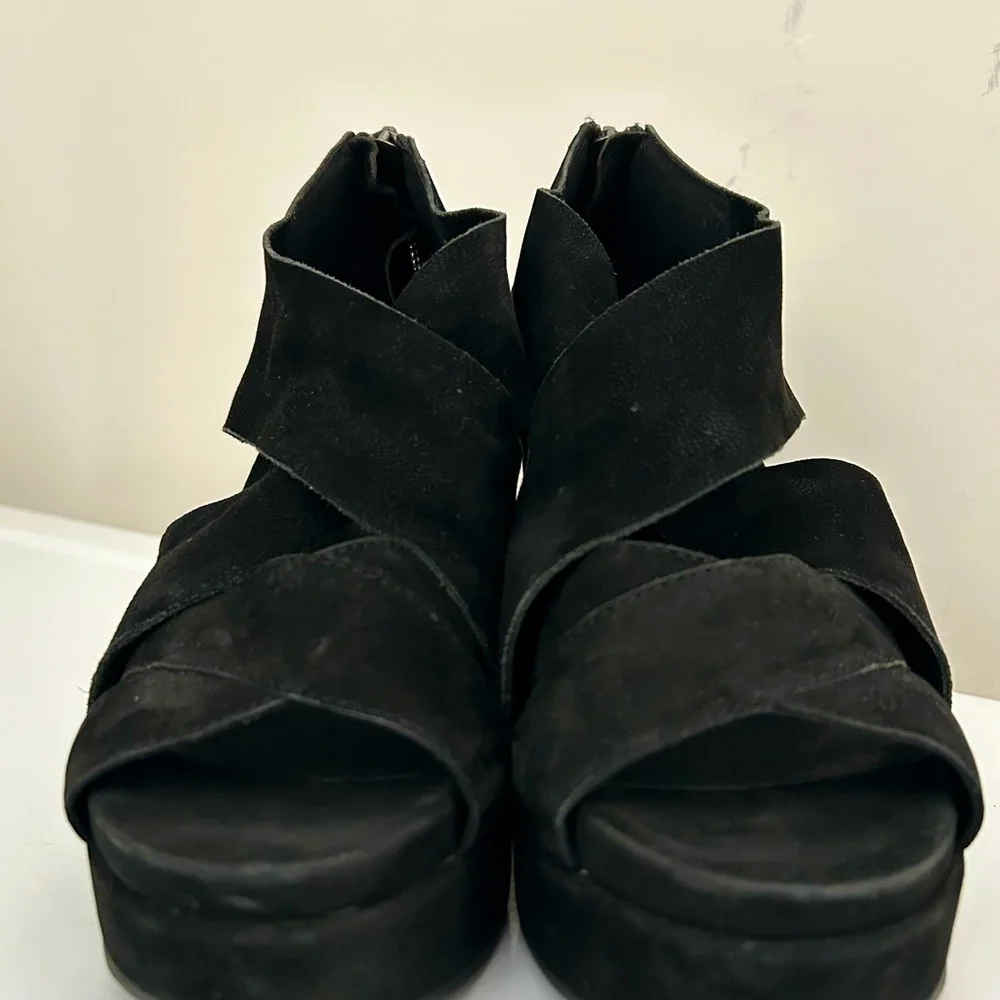 Eileen Fisher Suede Wedge Sandals Zipper Detail Zipper Detail Black Size 6